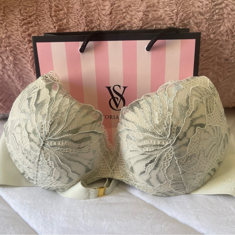 Victoria’s Secret push up bra